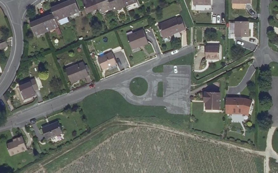 Vue aérienne du Rond-point anonyme n°410003095