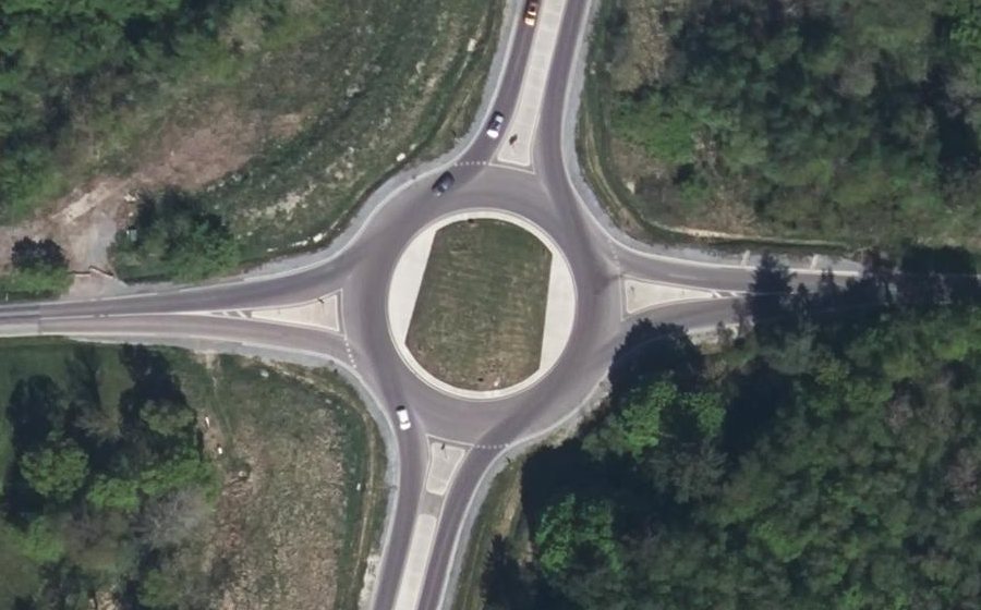 Vue aérienne du Rond-point anonyme n°410106995