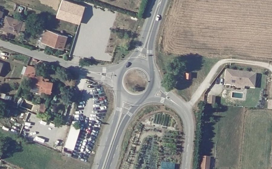 Vue aérienne du Rond-point anonyme n°41013695