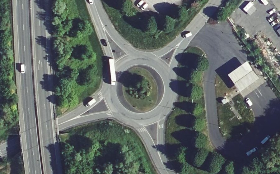 Vue aérienne du Rond-point anonyme n°41015167
