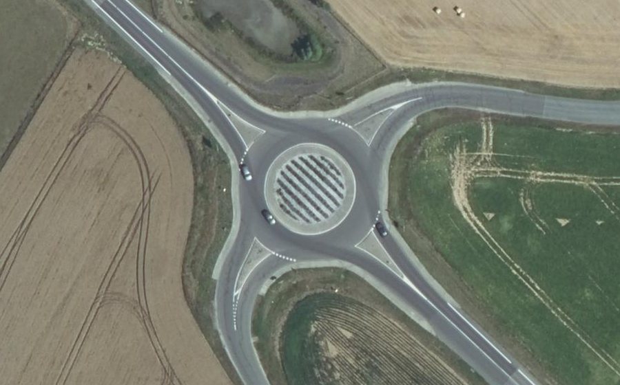 Vue aérienne du Rond-point anonyme n°410311336
