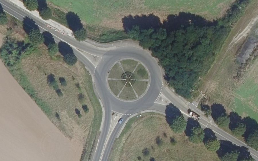 Vue aérienne du Rond-point anonyme n°41078618
