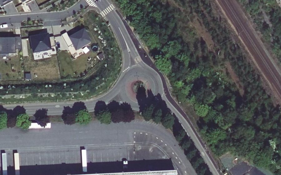 Vue aérienne du Rond-point anonyme n°41082315
