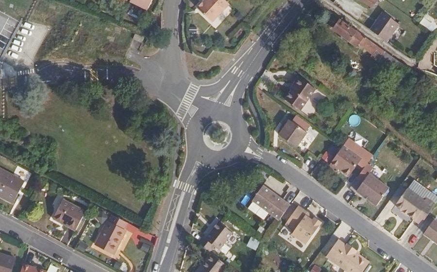 Vue aérienne du Rond-point anonyme n°41133450