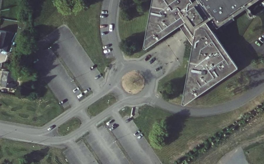 Vue aérienne du Rond-point anonyme n°41137794
