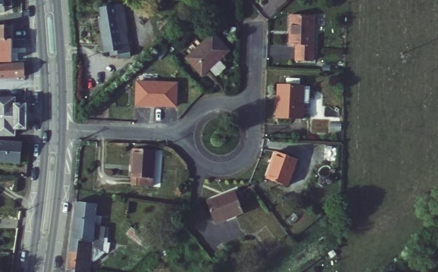 Vue aérienne du Rond-point anonyme n°41176118
