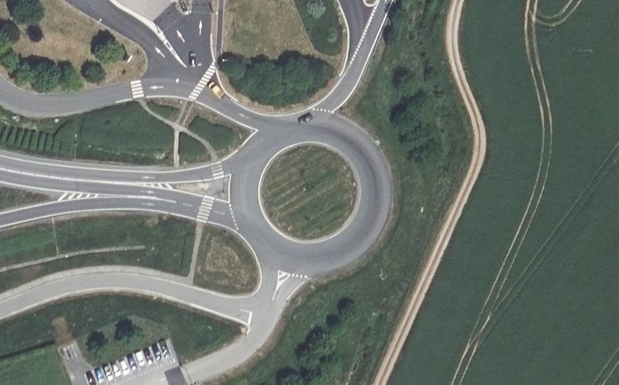 Vue aérienne du Rond-point anonyme n°41187819