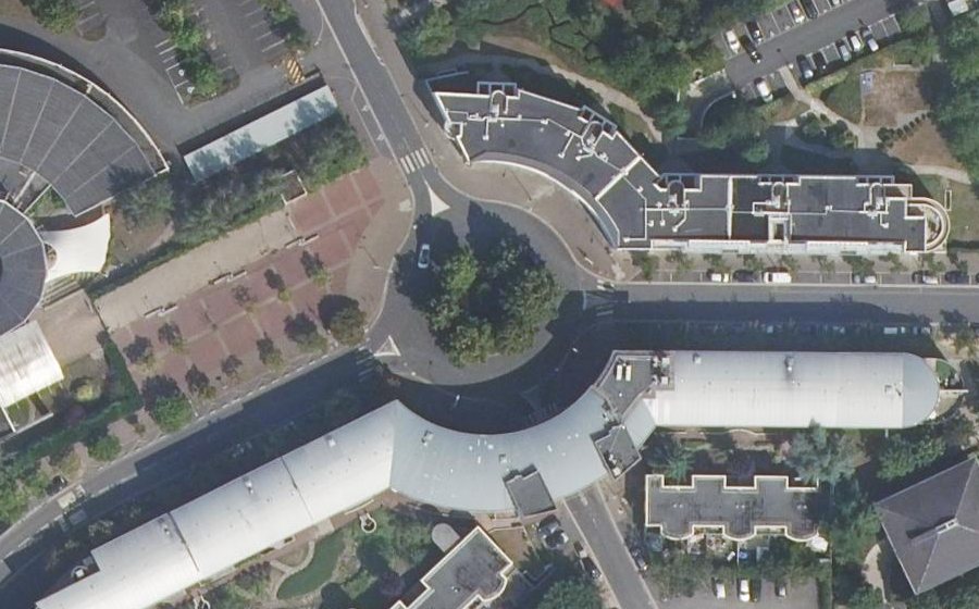 Vue aérienne du Rond-point anonyme n°41206412