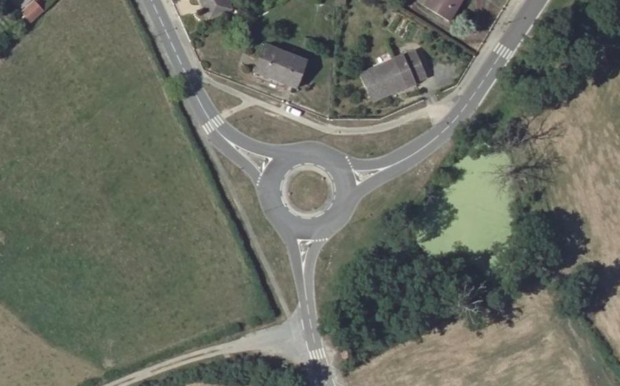 Vue aérienne du Rond-point anonyme n°41222983