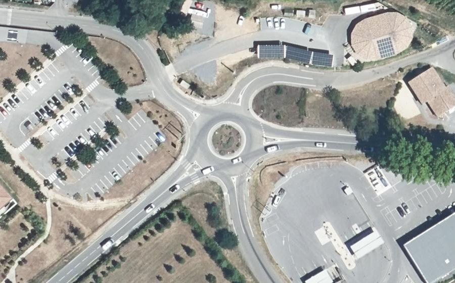 Vue aérienne du Rond-point anonyme n°41224703