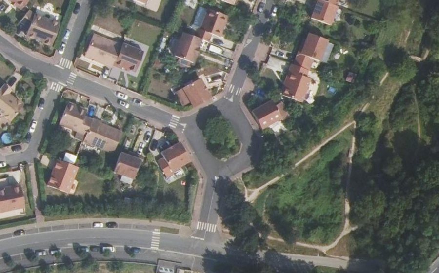 Vue aérienne du Rond-point anonyme n°41259994