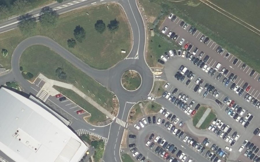 Vue aérienne du Rond-point anonyme n°41276671