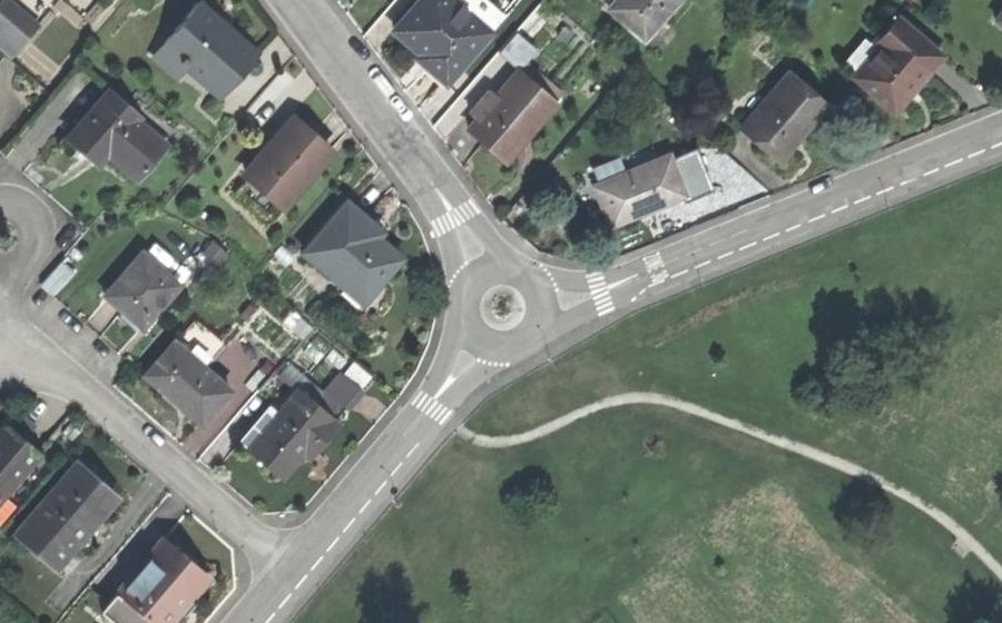 Vue aérienne du Rond-point anonyme n°41291684