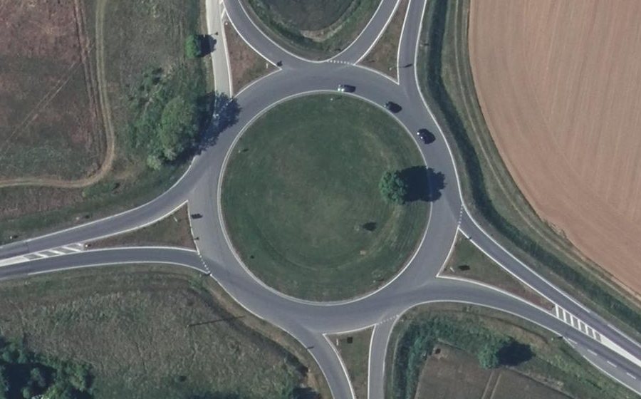 Vue aérienne du Rond-point anonyme n°41309769