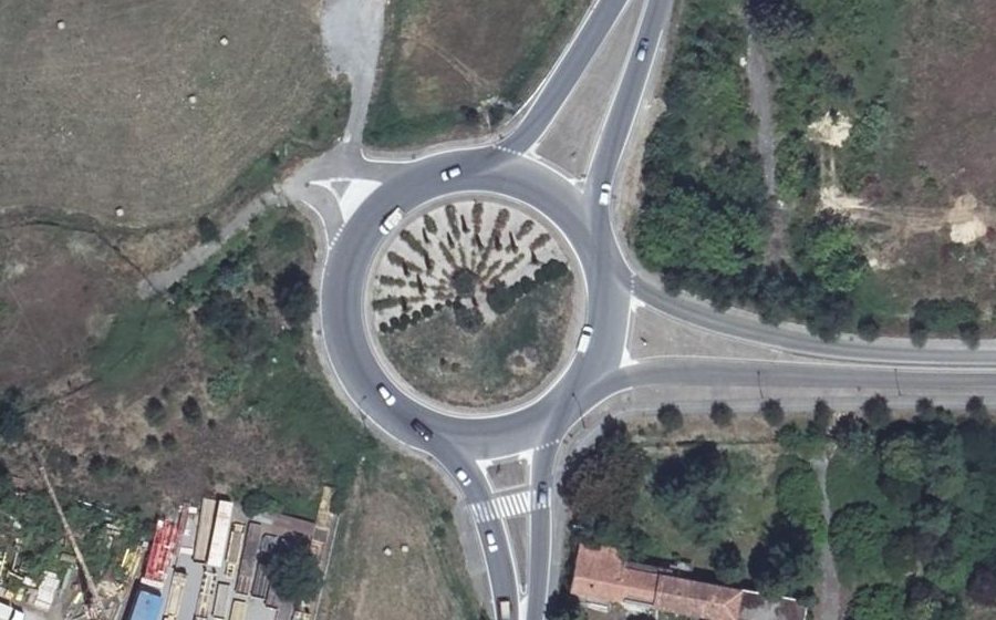 Vue aérienne du Rond-point anonyme n°41336065