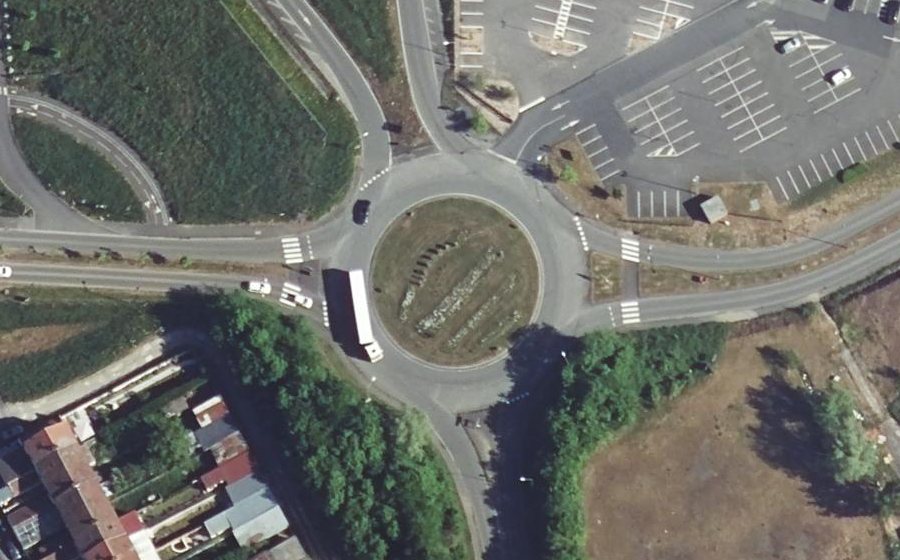 Vue aérienne du Rond-point anonyme n°41336716