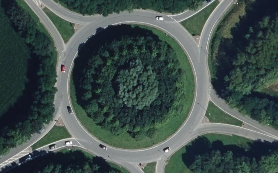 Vue aérienne du Rond-point anonyme n°41363051