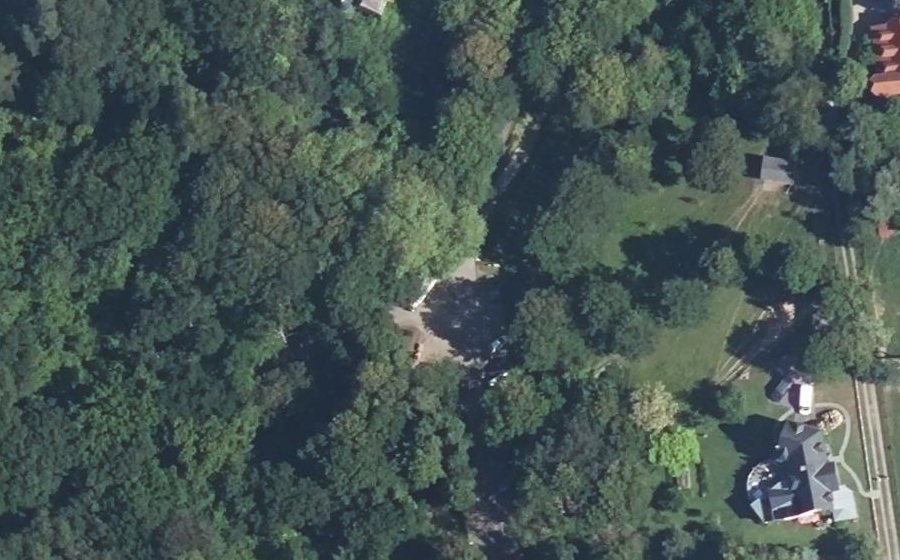 Vue aérienne du Rond-point anonyme n°413724528