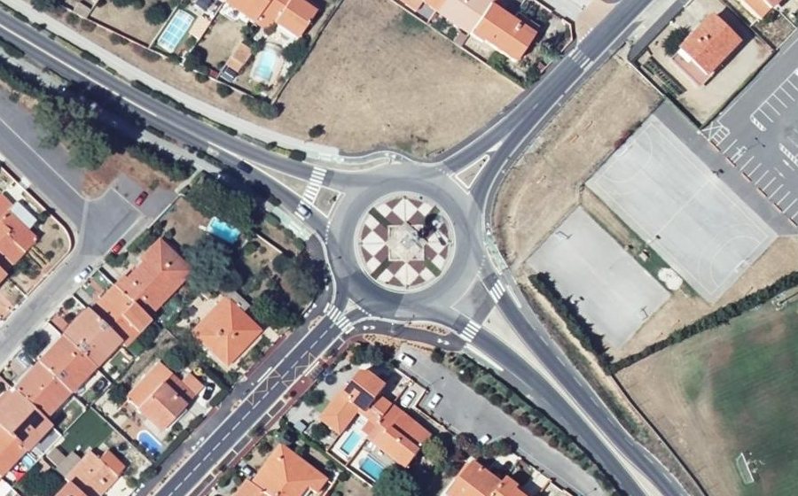 Vue aérienne du Rond-point anonyme n°41388887