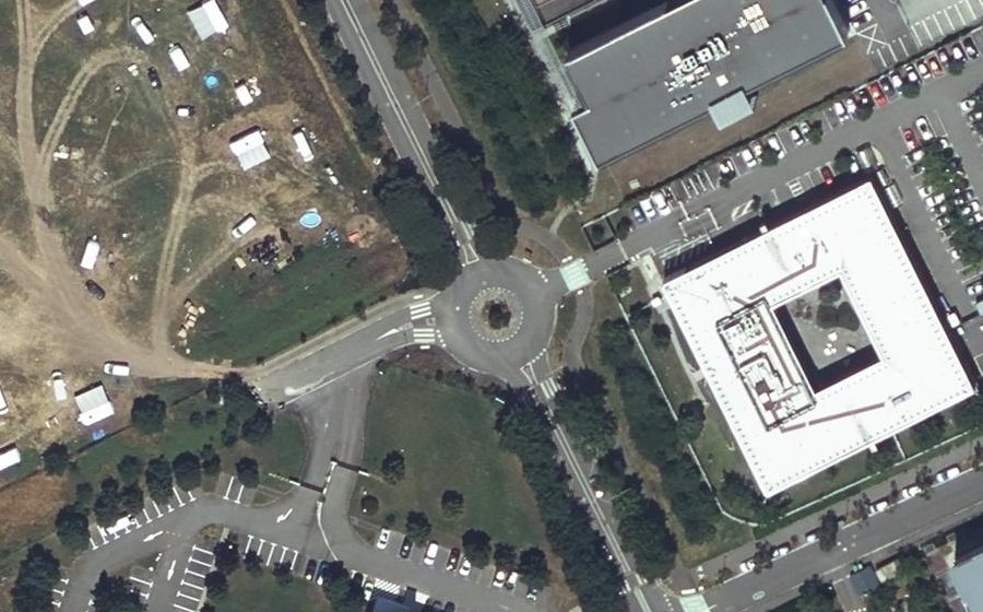 Vue aérienne du Rond-point anonyme n°41388987