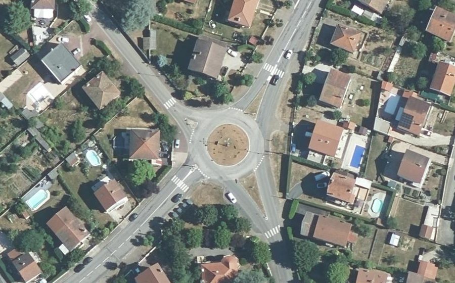 Vue aérienne du Rond-point anonyme n°41394028