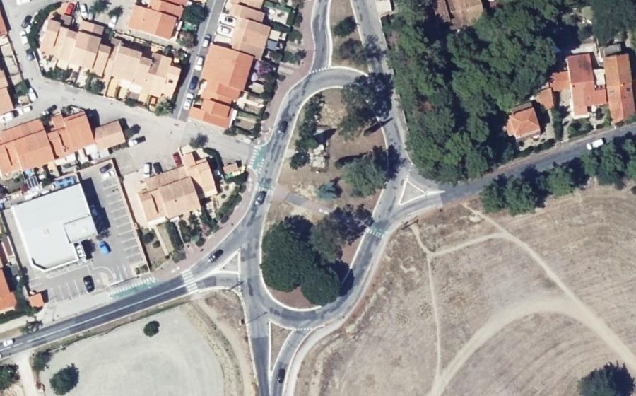 Vue aérienne du Rond-point anonyme n°41417971