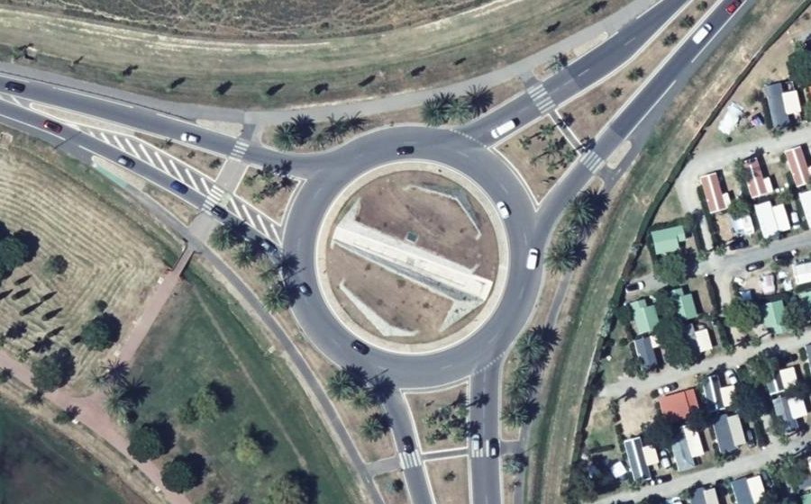 Vue aérienne du Rond-point anonyme n°41418844