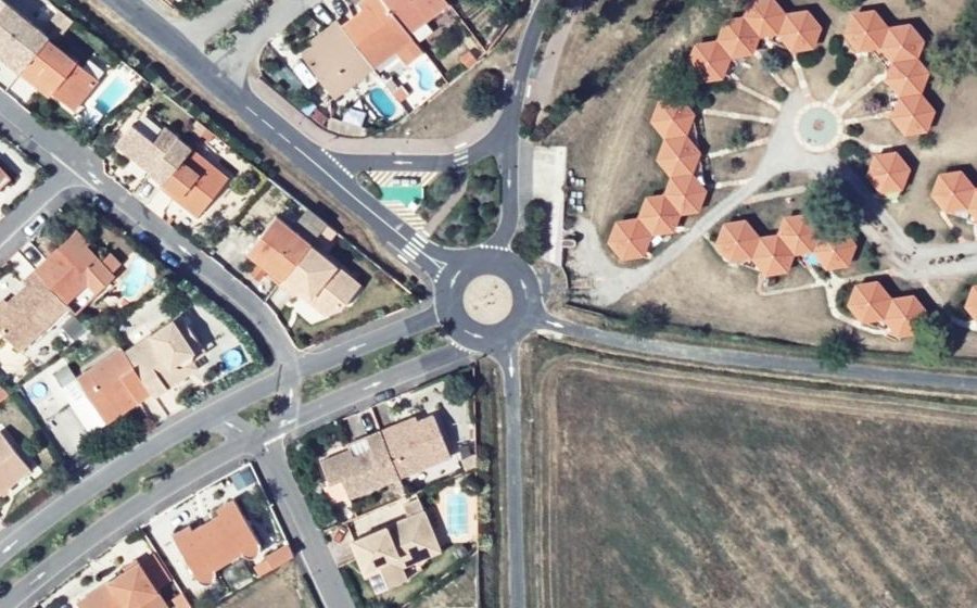 Vue aérienne du Rond-point anonyme n°41425869
