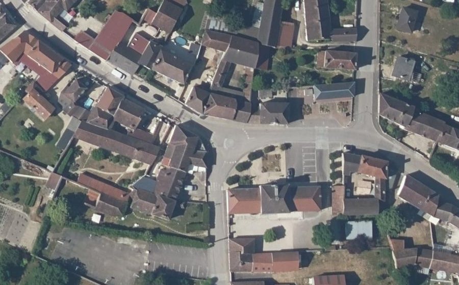 Vue aérienne du Rond-point anonyme n°414274145
