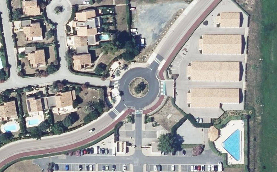 Vue aérienne du Rond-point anonyme n°41428978