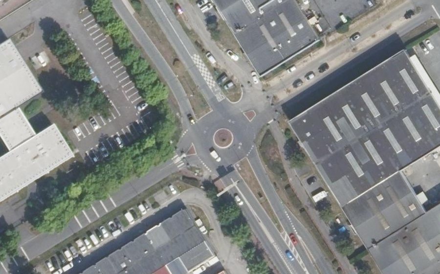 Vue aérienne du Rond-point anonyme n°41434004