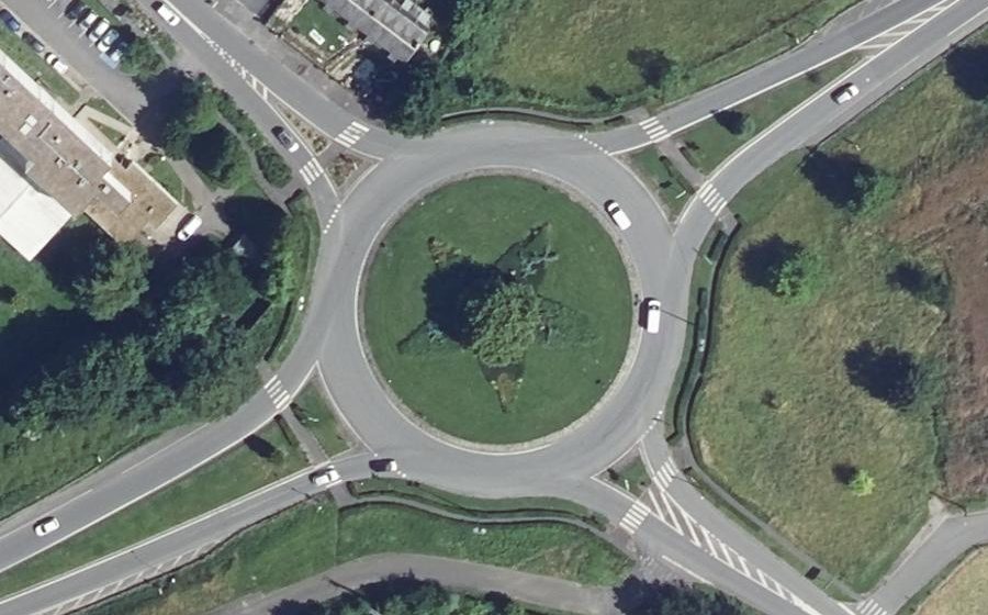 Vue aérienne du Rond-point anonyme n°41460455