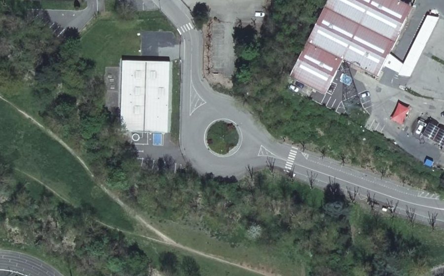 Vue aérienne du Rond-point anonyme n°415100445
