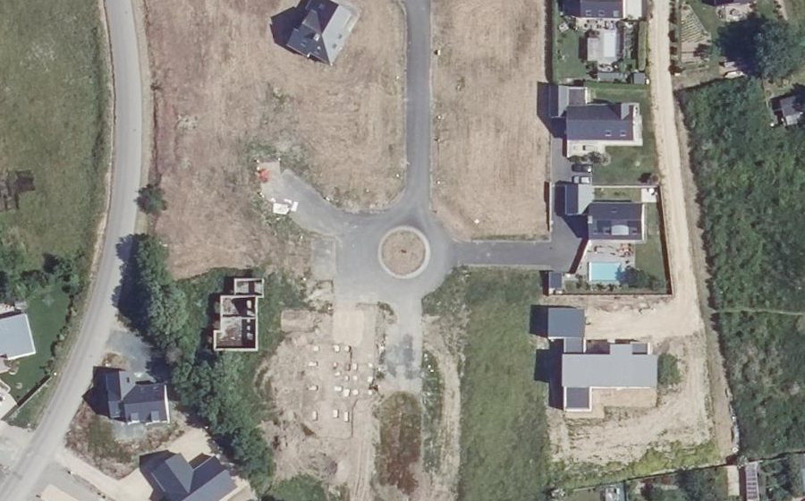 Vue aérienne du Rond-point anonyme n°415626325