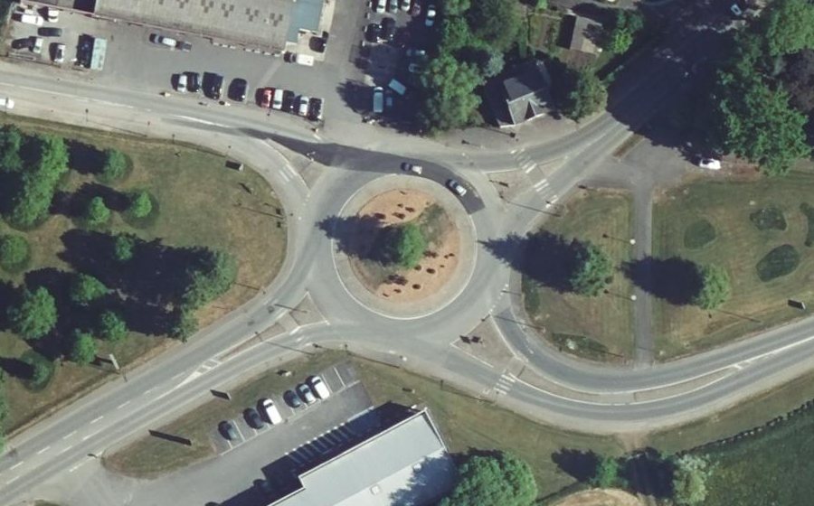 Vue aérienne du Rond-point anonyme n°41598509