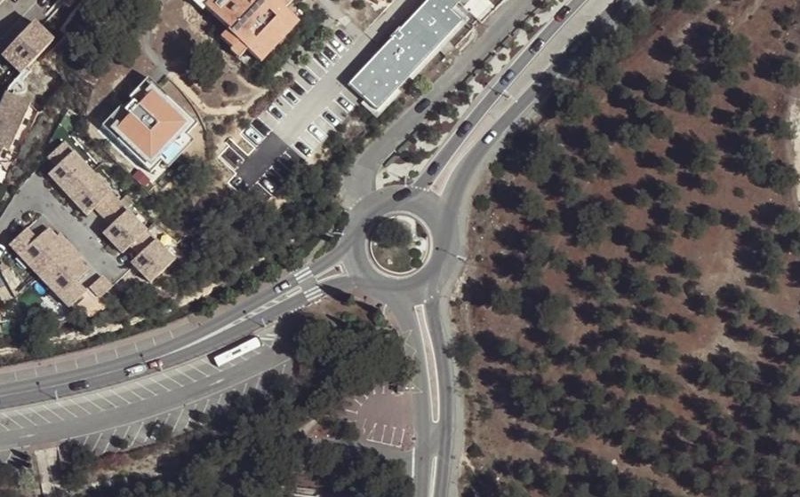 Vue aérienne du Rond-point anonyme n°41661408