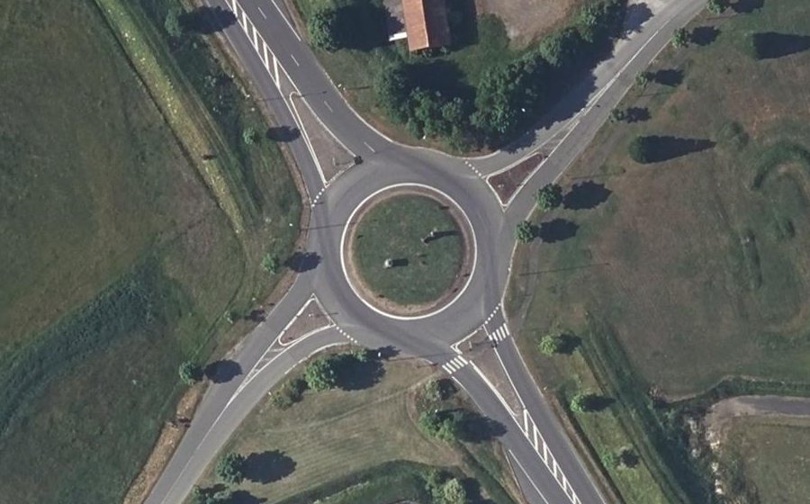Vue aérienne du Rond-point anonyme n°41662797
