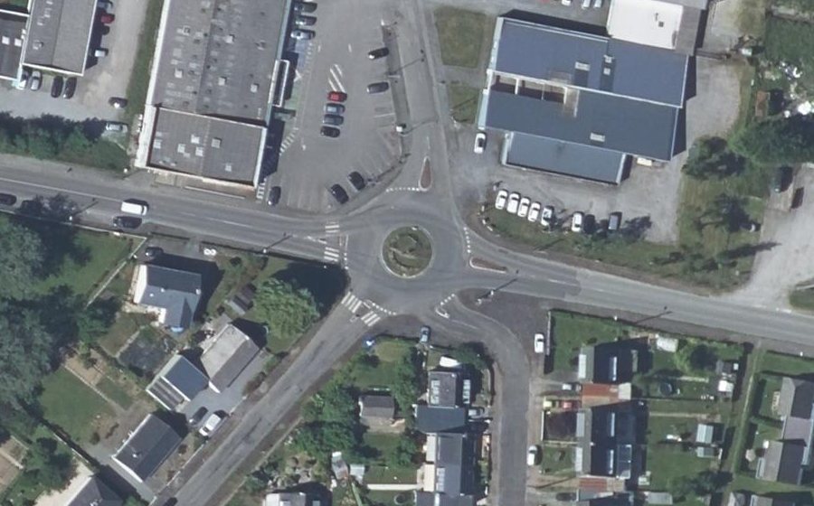 Vue aérienne du Rond-point anonyme n°41663730