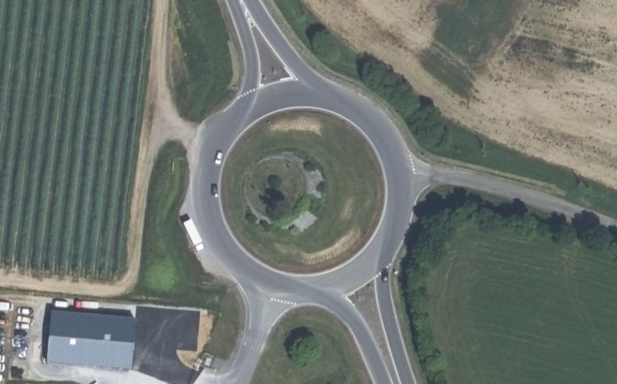 Vue aérienne du Rond-point anonyme n°41679009