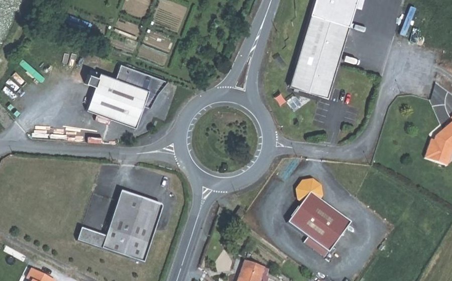 Vue aérienne du Rond-point anonyme n°41679016