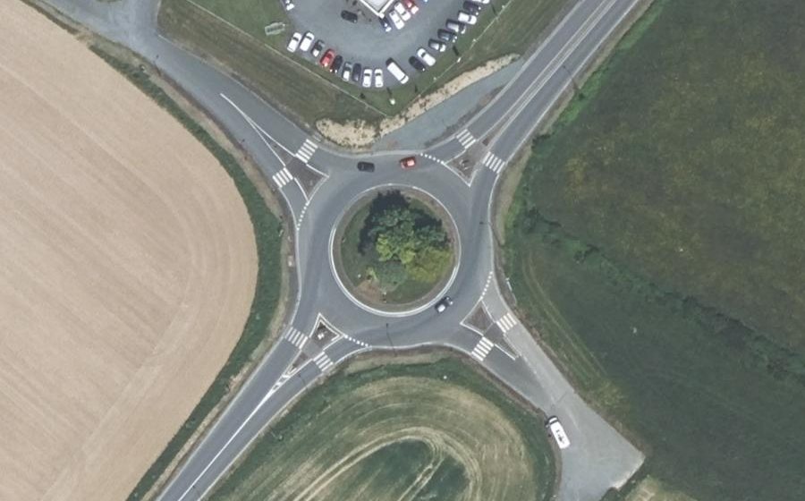 Vue aérienne du Rond-point anonyme n°41683512