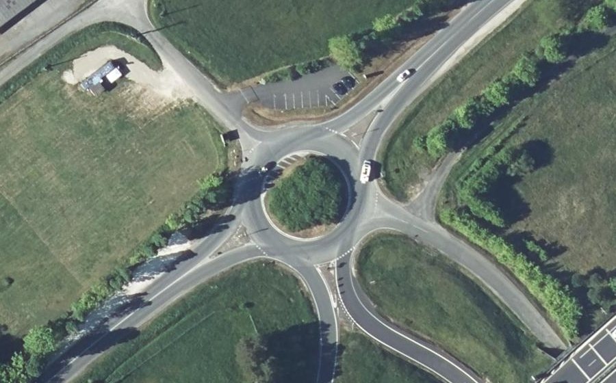 Vue aérienne du Rond-point anonyme n°41685894