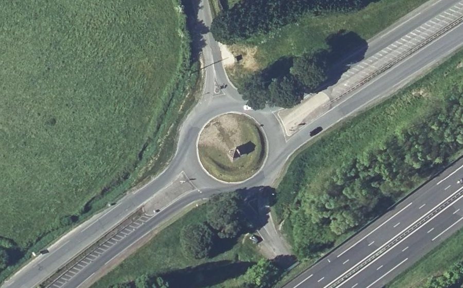 Vue aérienne du Rond-point anonyme n°41686124