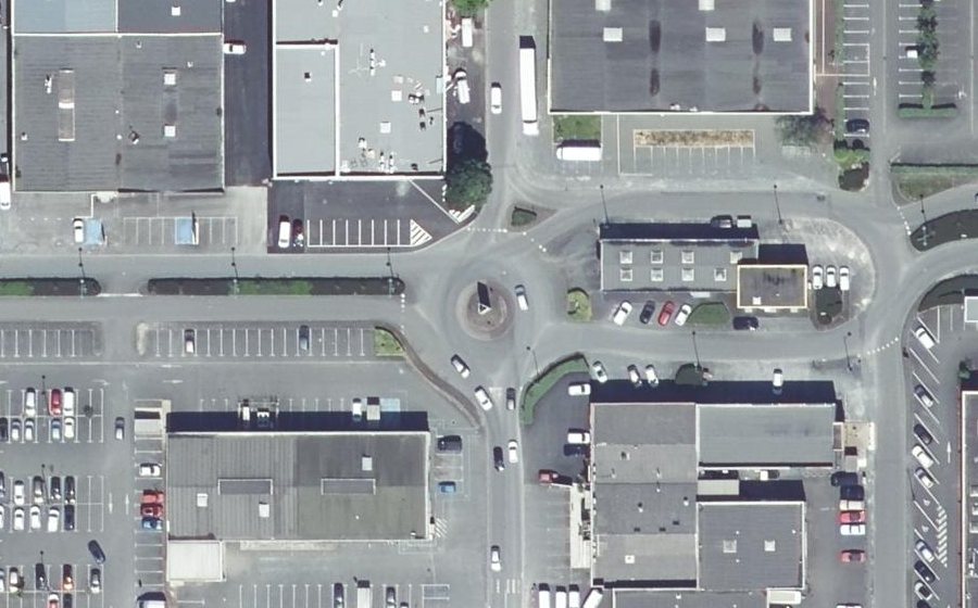 Vue aérienne du Rond-point anonyme n°41687671