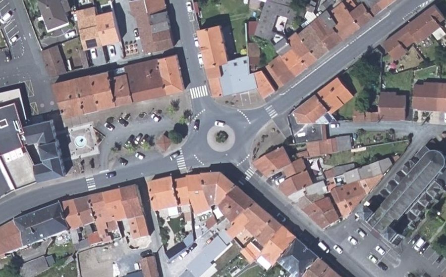 Vue aérienne du Rond-point anonyme n°41689098