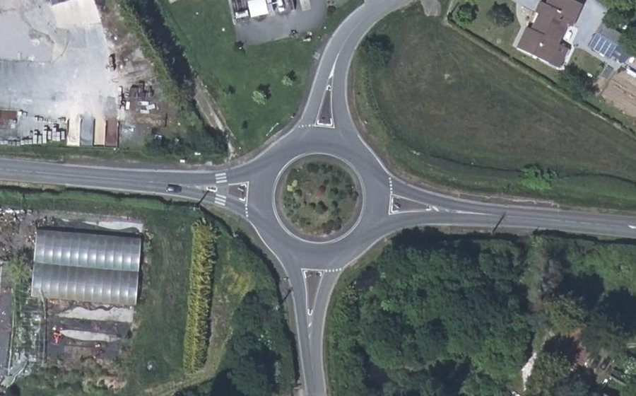 Vue aérienne du Rond-point anonyme n°41689102