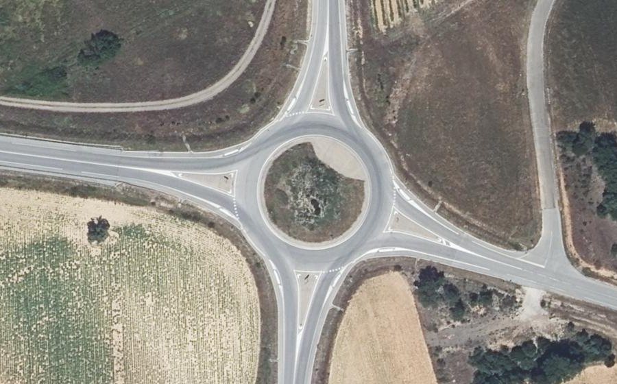 Vue aérienne du Rond-point anonyme n°417028543