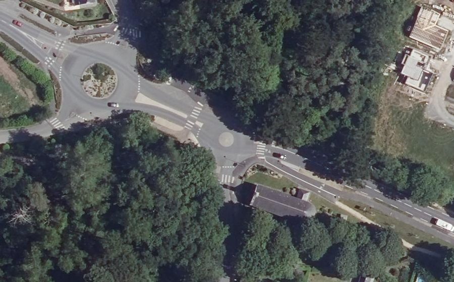 Vue aérienne du Rond-point anonyme n°417100191
