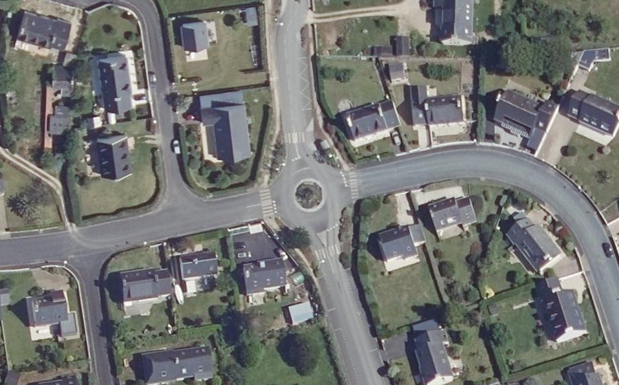Vue aérienne du Rond-point anonyme n°417104095