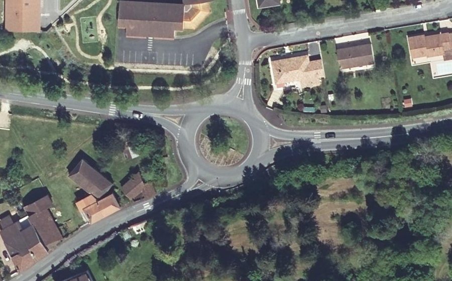 Vue aérienne du Rond-point anonyme n°41723470